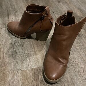 Brown heel boots